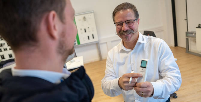 04_SELVE_Schulung_Rolladenbau_Pfeiffer_Handsender _1